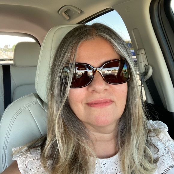 Meet your Posher, Susy - Picture 1 of 1